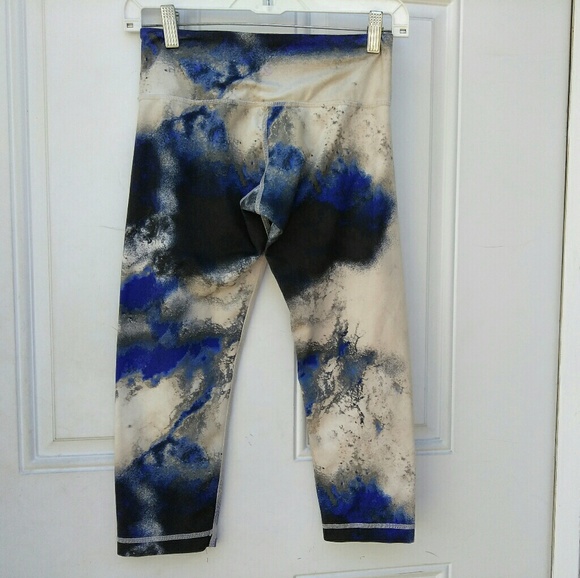 Wundee Undee Milky Way Crop Leggings - Picture 2 of 2